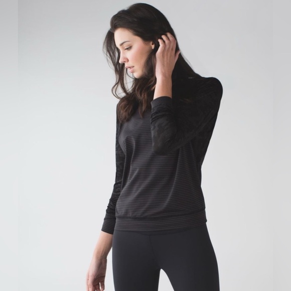 LULULEMON Long Sleeve Striped
Camouflage Run for Days Long Sleeve Shirt Medium - Picture 2 of 11